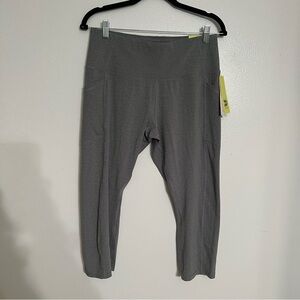 NWT All in Motion Charcoal Grey Cropped Sculpted Streamline Legging L